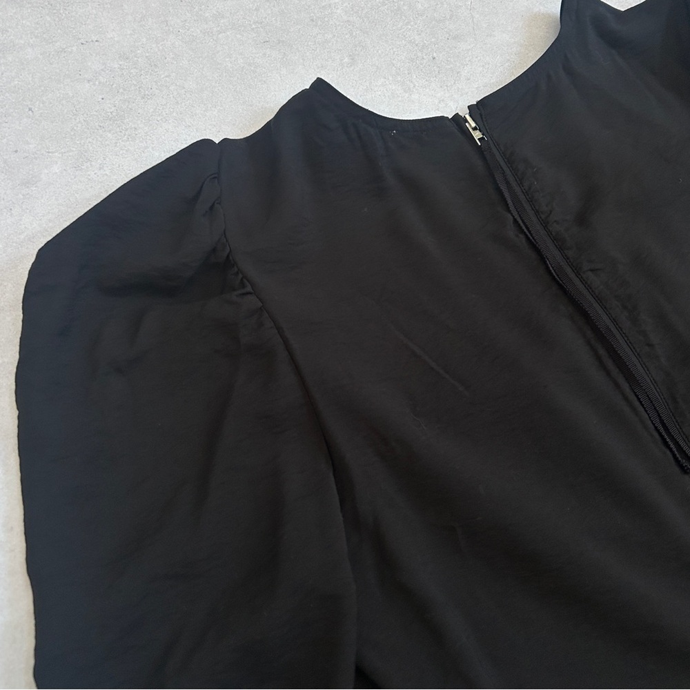 NWT Aritzia Wilfred Henrietta Blouse Black Ruched Puff Sleeve Size 8 - Picture 16 of 16